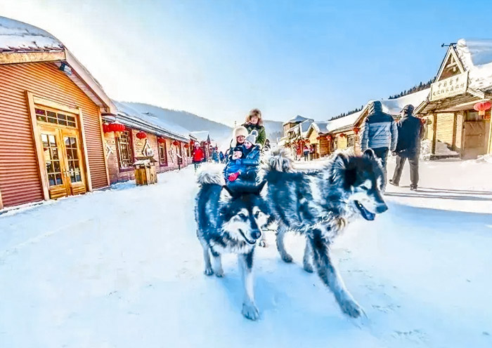 6 Days Budget China Snow Town Tour in Small Group - 2