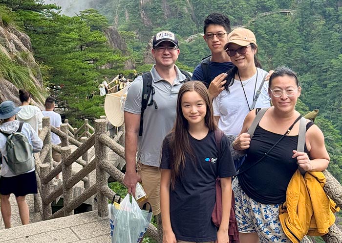 4 Days Huangshan Group Tour: Yellow Mountain & Hongcun/Xidi Ancient Villages
