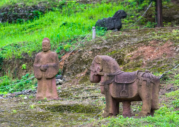 6 Days Zhangjiajie Xiangxi Mysterious Tour: Avatar Mountains, Tusi, Tea Picking, Furong Town - 3