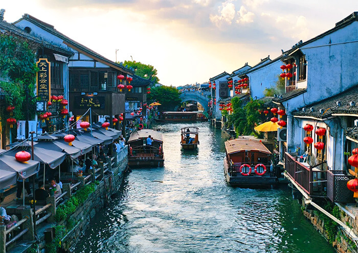 2 Days Suzhou Tour from Shanghai: Zen Dialogue, Garden, Old Town