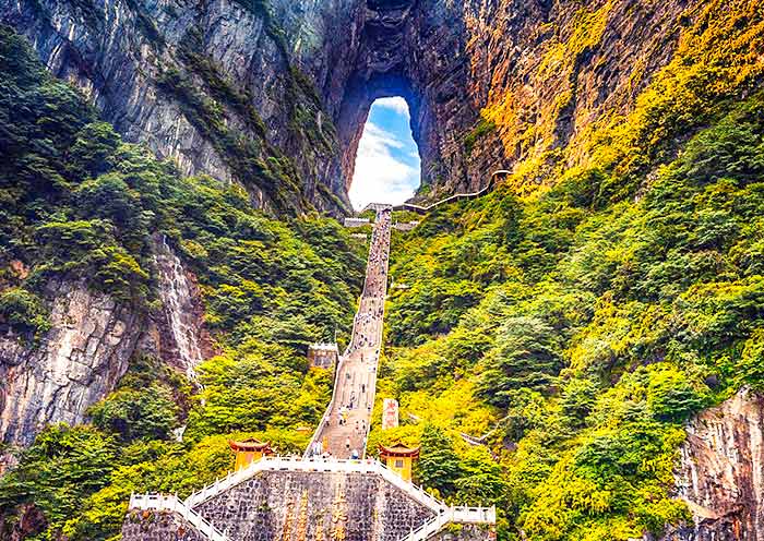 6 Days Chongqing Zhangjiajie Tour: Magical Adventure (City & Nature)