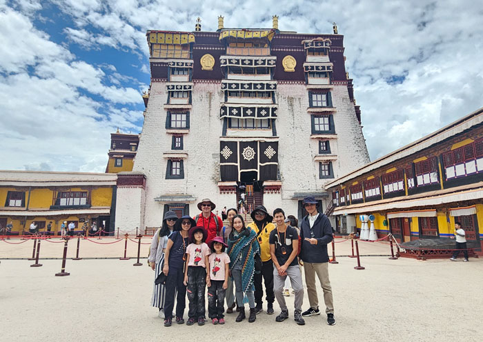 10 Days Qinghai-Tibet Railway Tour from Xining to Lhasa & Everest Base Camp - 3