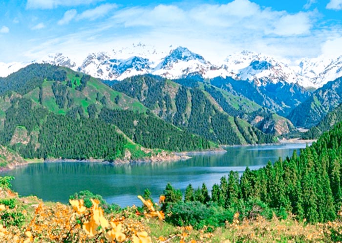 7 Days Classic Xinjiang Tour for First-Timers: Urumqi Tianchi Turpan Kashgar