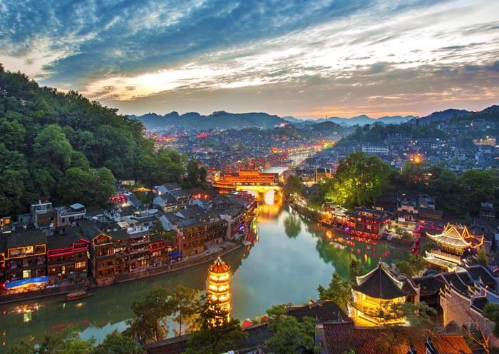 8 Days Hunan Highlight Tour: Vivid Changsha, Zhangjiajie, Furong & Fenghuang Town